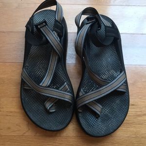 Husband can’t get used to the toe strap